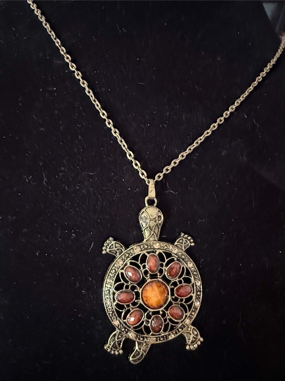 NWT Women’s 15” UBC Nickel Free Turtle Pendant Necklace with Amber Stones